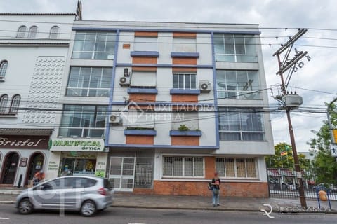 Image 11 - 250244